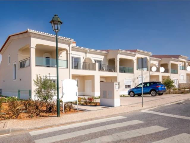 NOVO | Moradia Contemporânea T3+1 com Terraço Privado em Lagos