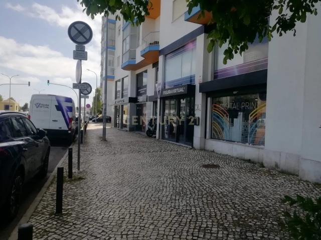 NOVO NO MERCADO EXCELENTE PARA HABITAÇÃO DE 112M2 JUNTO AO METRO REBOLEIRA COM POSSIBILIDADE DE SER TRANSFORMADO EM T3