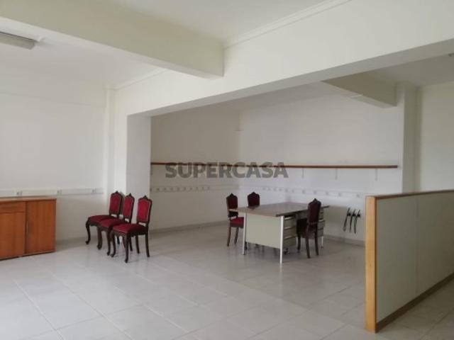 NOVO NO MERCADO EXCELENTE PARA HABITAÇÃO DE 112M2 JUNTO AO METRO REBOLEIRA COM POSSIBILIDADE DE SER TRANSFORMADO EM T3