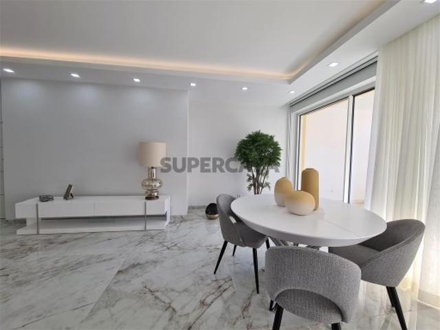 Novo apartamento com piscina e garagem em Lagos, Algarve