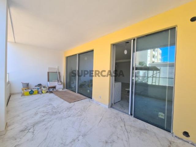 Novo apartamento com piscina e garagem em Lagos, Algarve