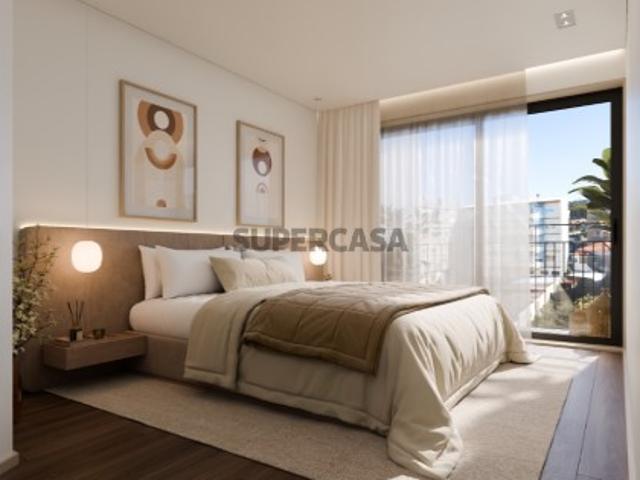 Novo Apartamento T3 com terraço em Canelas