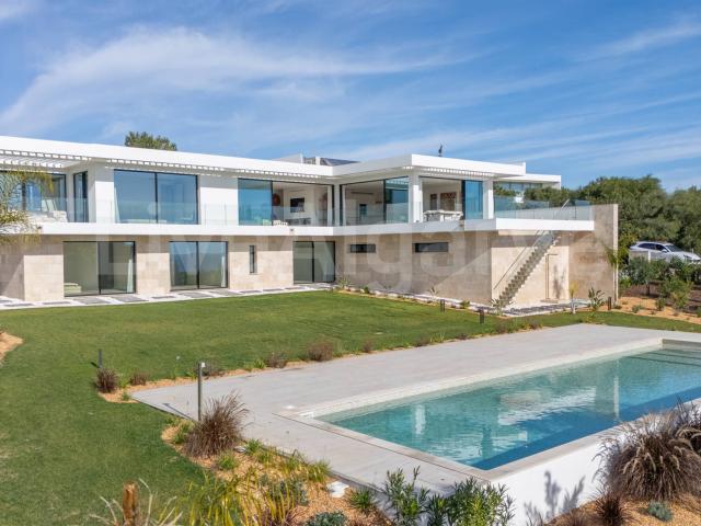 Novo Construído | Mansão Futurista de Luxo T4 no Palmares Go. 340m² Lagos