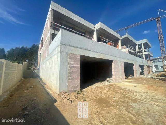 Novo empreendimento de moradias na entrada do Parque da La Salette