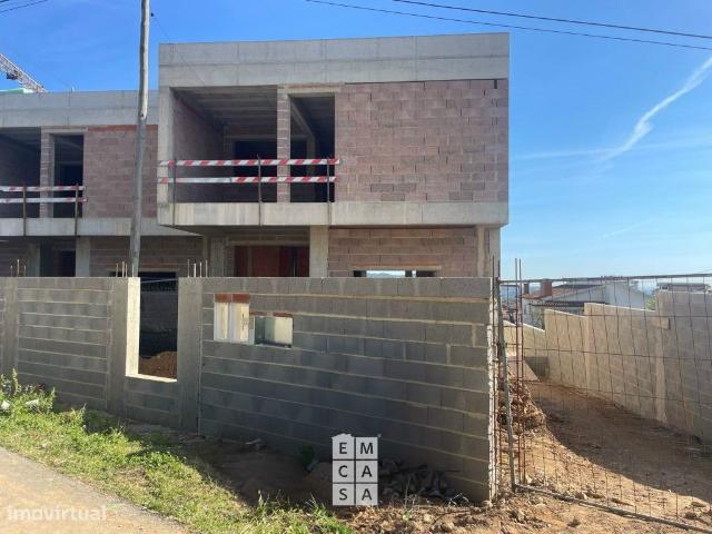 Novo empreendimento de moradias na entrada do Parque da La Salette