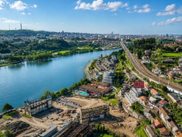 Novo T3 Duplex com vistas para o Rio Douro