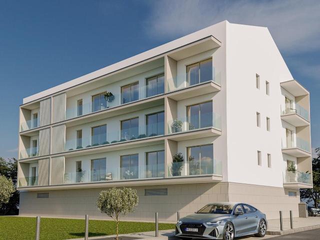 Novo | 2 Quartos | Varanda | Terraço | Estacionamento privat. 182m² Silveira