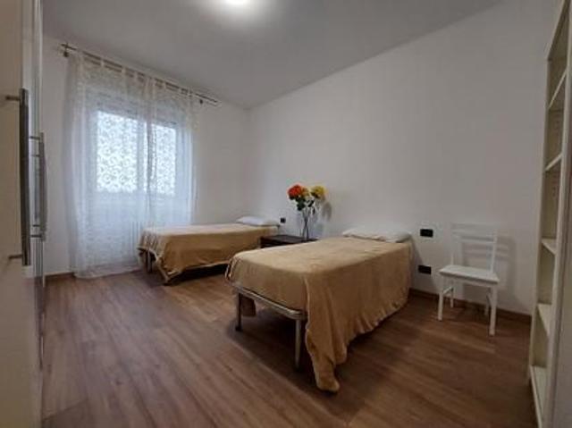 NOVOLI AFFITTASI APPARTAMENTO PER IMPRESE EDILI 3 CAMERE 7/8 POSTI LETTO