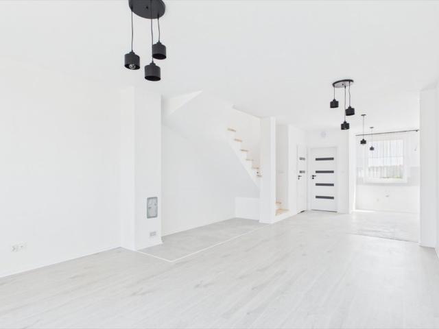 Nowy dom 74 m² z ogródkiem, gotowe wnętrza polecam!