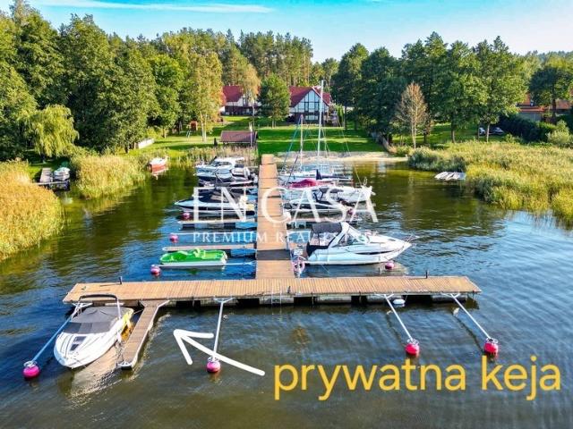 Nowy dom z prywatną plażą i keją nad Niegocinem