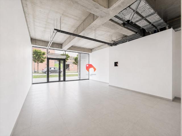 Nowy lokal 75 m² z dużą witryną i wejściem z ulicy