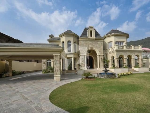Now Jannat House Available For Sale In F6/3 On Prime Location