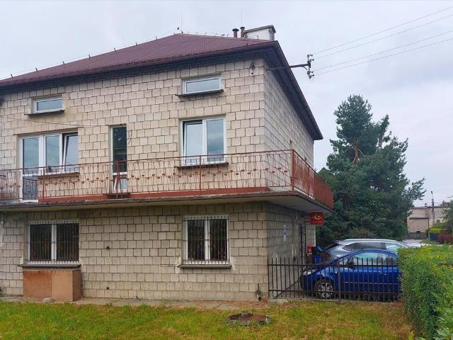 Przestronny lokal 231 m2 z parkingiem i dużą działką
