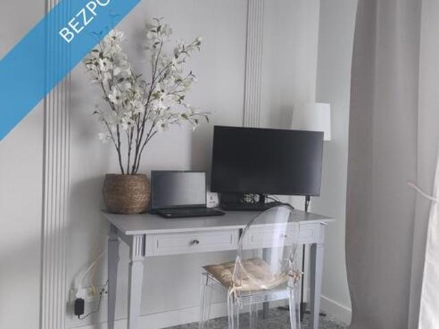 Nowe studio z przestrzenią sypialnianą, wypoczynkową i miejscem do pracy super dla studenta