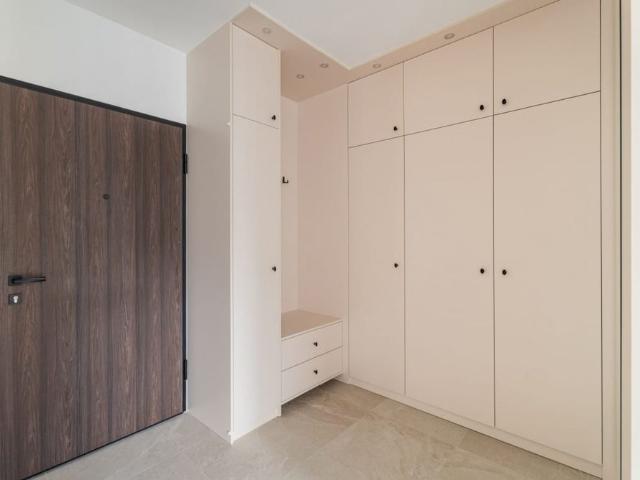 2 pokoje 54 m2, oddzielna kuchnia, klimatyzacja 52 m²