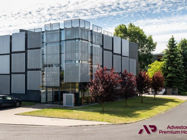 Nowoczesny obiekt 1120 m² przy A2 – idealny na biznes lub inwestycję