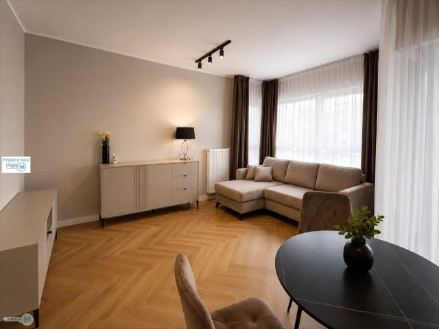 Nowoczesny apartament 2026, balkon, klimatyzacja, garaż