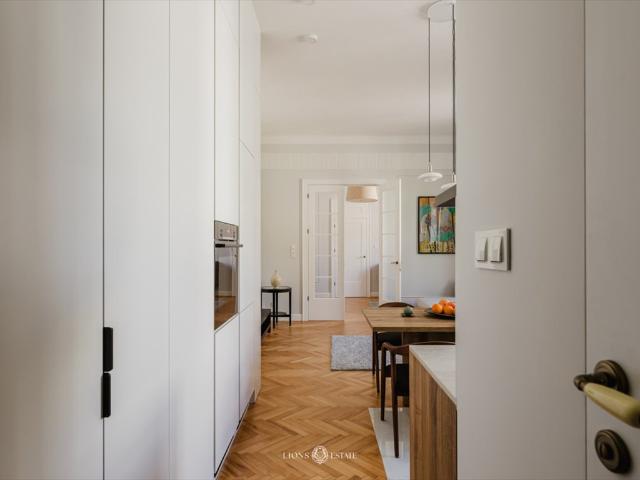 Nowoczesny apartament 2 sypialnie, wysoki 3,5 m, ciche Śródmieście