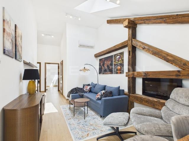 Polecam nowoczesny apartament 52 m² z drewnianymi belkami