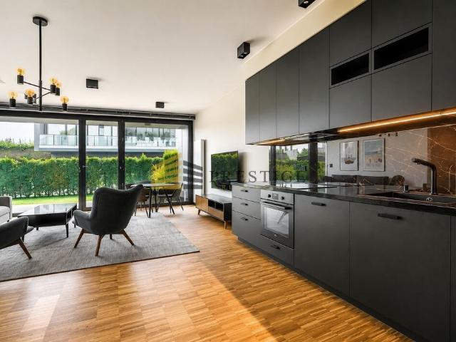 Nowoczesny apartament z ogrodem i parkingiem na wyspie