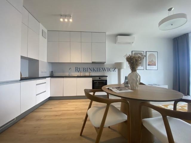 Nowoczesny apartament z panoramicznym widokiem na Warszawę
