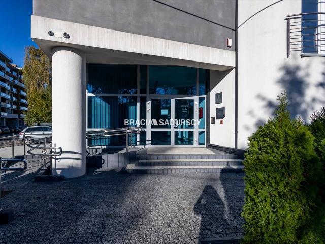 Nowoczesny budynek biurowo usługowy 859 m², Ruczaj