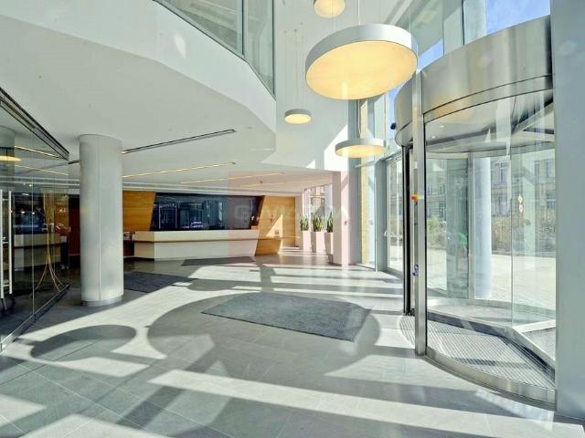Nowoczesny biuro 224 m2 w centrum Warszawy z klimatyzacją