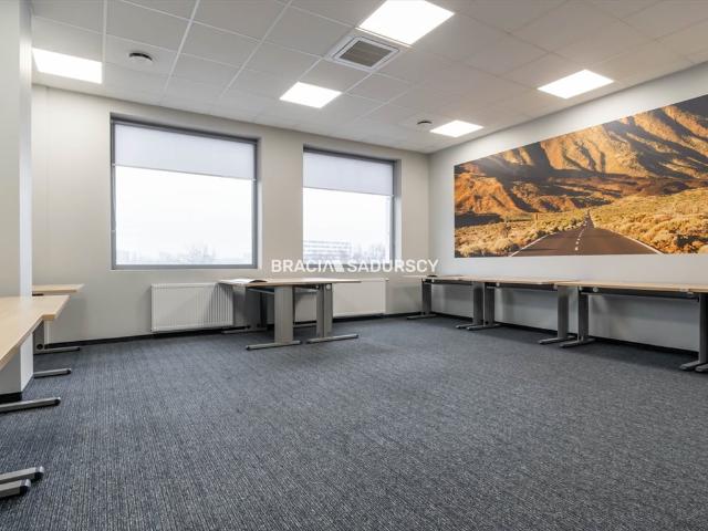 Zapraszam do wynajmu nowoczesnego biurowca 403 m² z klimatyzacją
