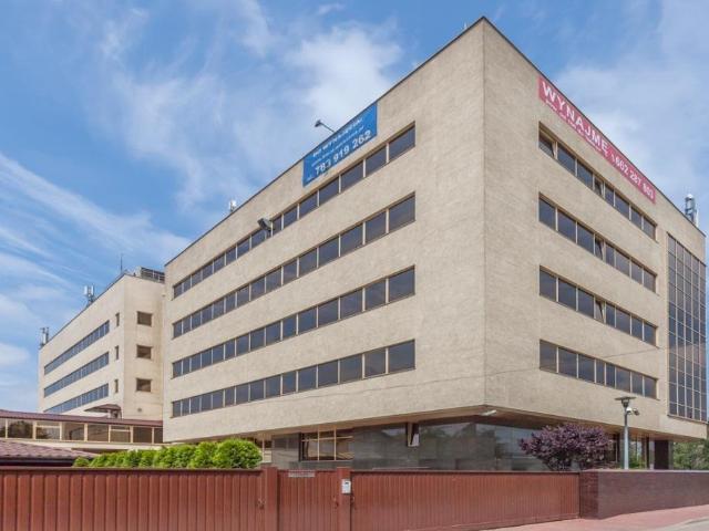 Nowoczesny biurowiec 5700 m² na Pradze Południe z parkingiem