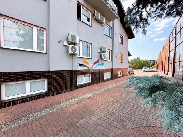 Nowoczesny biurowiec 588 m2 z parkingiem i klimatyzacją