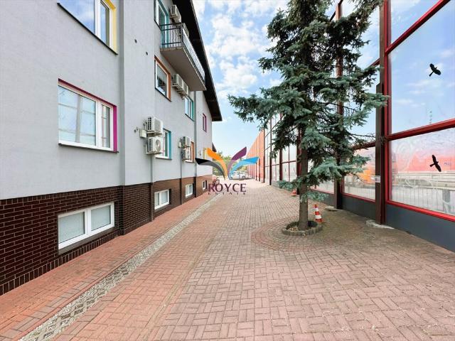 Nowoczesny biurowiec 588 m2 z parkingiem i klimatyzacją