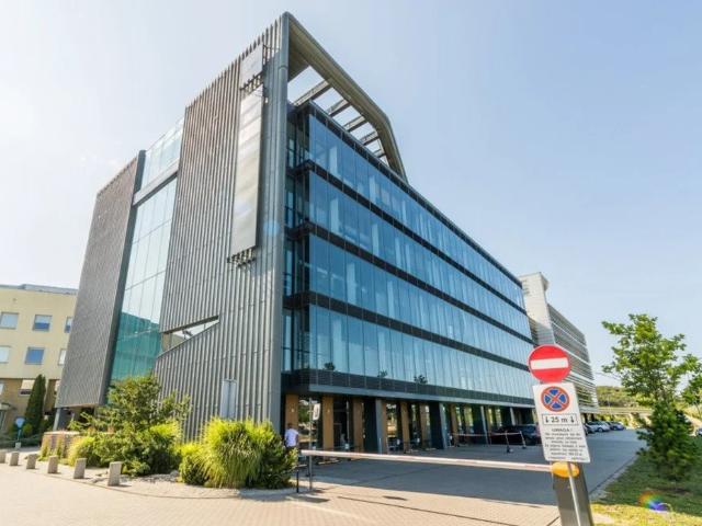 Nowoczesny biurowiec 812 m2 w Redłowie, wysoki standard