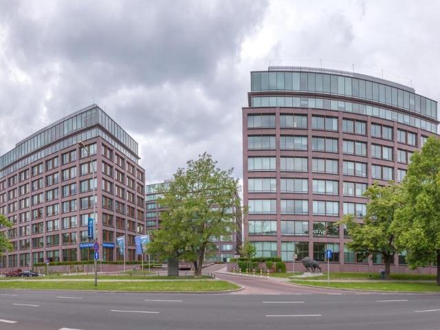 Nowoczesny biurowiec 997 m² z parkingiem i światłem