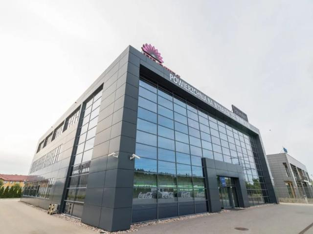 Nowoczesny biurowiec 135 m² w Osowie z elastycznym układem