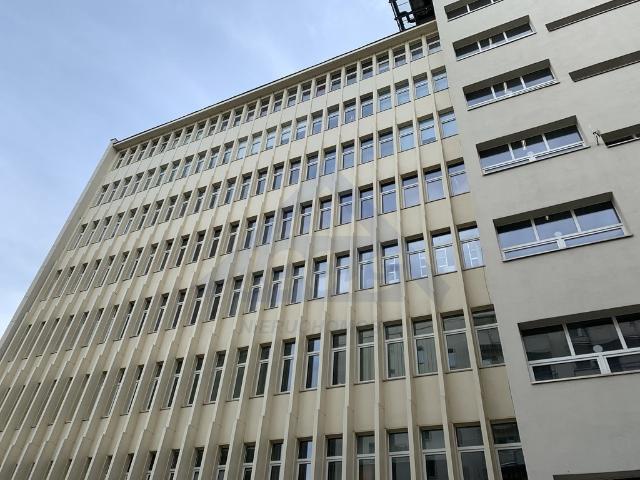 Nowoczesny biurowiec 150 m2 w centrum Warszawy z klimatyzacją