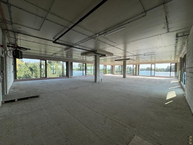 Nowoczesny biurowiec 1706 m² z certyfikatem BREEAM Excellent