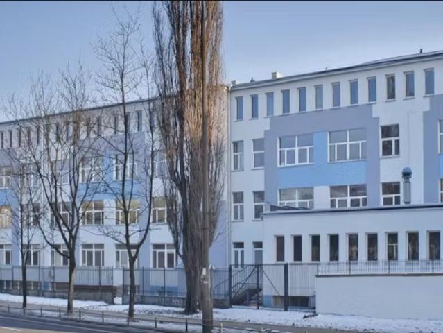 Nowoczesny biurowiec 200 m2 z historycznym charakterem