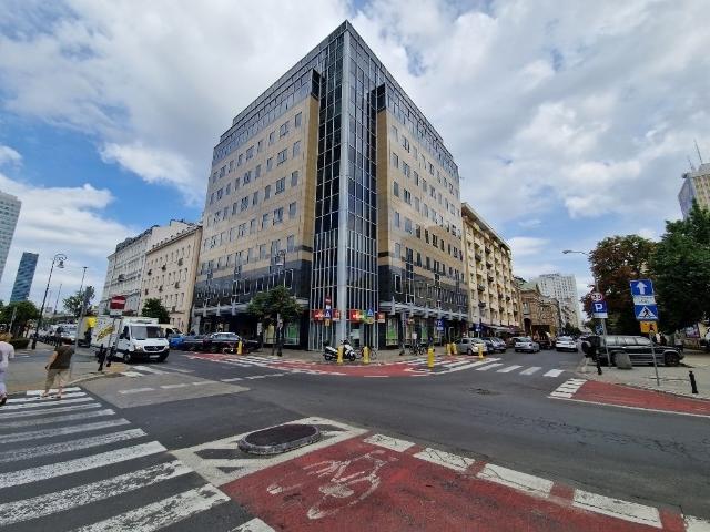 Nowoczesny biurowiec w centrum Warszawy, 146 m2, klimatyzacja