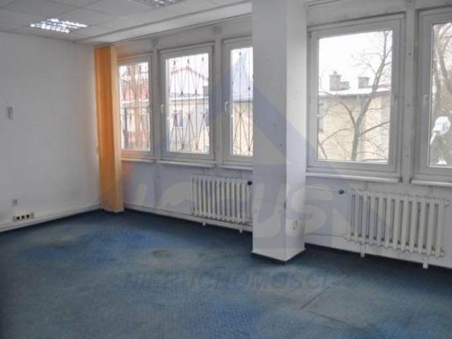 Nowoczesny biurowiec w Włochach, 52 m2, klimatyzacja