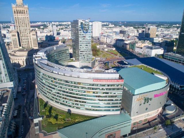 Nowoczesny biurowiec z parkingiem, Złota, Warszawa