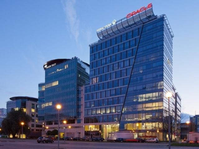 Nowoczesny biurowiec Crown Square 380 m2, Wola