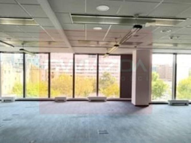 Nowoczesny biurowiec Kl. A w Śródmieściu, 2136 m²