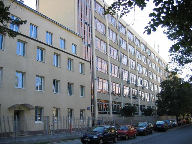 Nowoczesny biurowiec na Mokotowie – elastyczny wynajem 203 m2