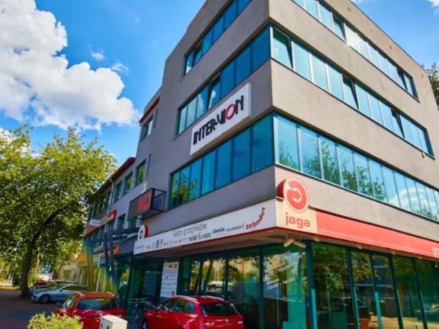 Nowoczesny biurowiec na Pradze Południe, 193 m², klimatyzacja