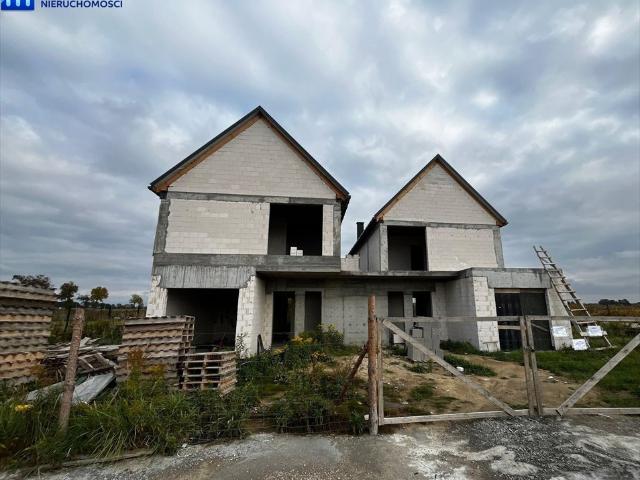 Nowoczesny bliźniak 144 m2 z garażem i dużą działką