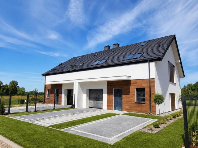 Nowoczesny bliźniak 150m2 z antresolą, garaż i ogródek