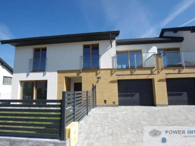Nowoczesny bliźniak 271 m² z panoramicznymi widokami