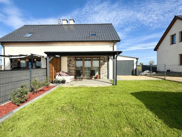 Sprzedam nowoczesny dom 76 m² z ogrodem i garażem