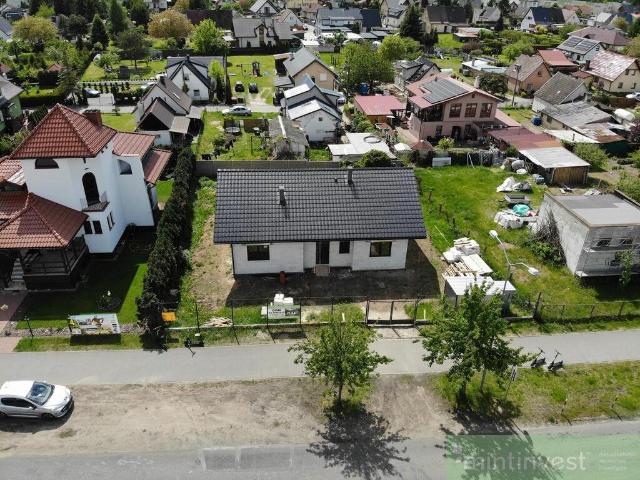 Nowoczesny dom 99,5 m2 z ogrzewaniem podłogowym i tarasem