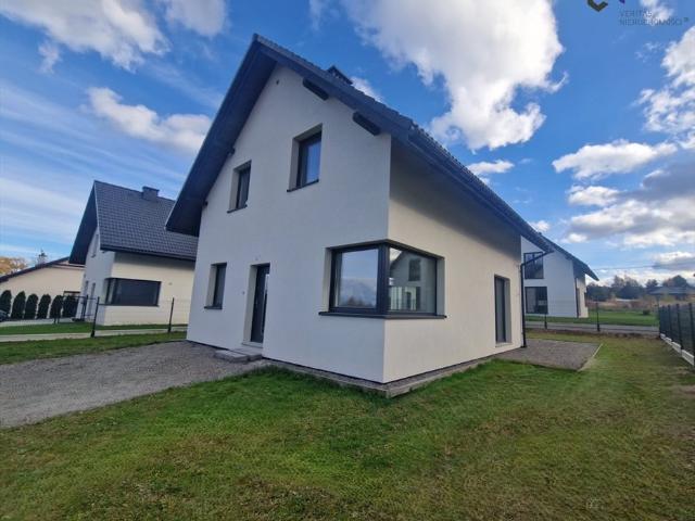 Nowoczesny dom 102 m² gotowy do wprowadzenia w Pruscuie